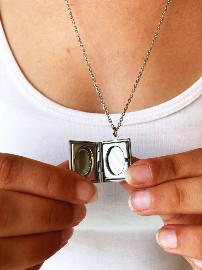 Book Locket The Wizard of Oz: Stainless Steel